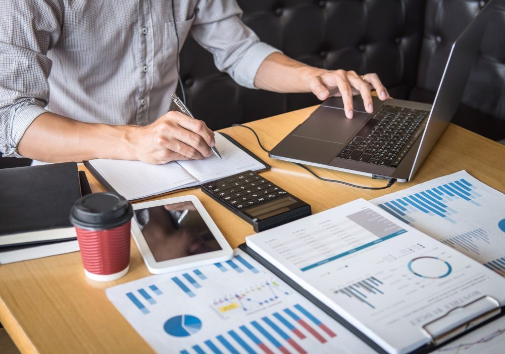 businessman-accountant-working-audit-and-calculating-expense-financial-annual-financial-report-q2gmxgffdwo4vh7rsc6p017xfhk71cn2z5plbf5eu0 D Tax Settled, you’re partnering with professionals